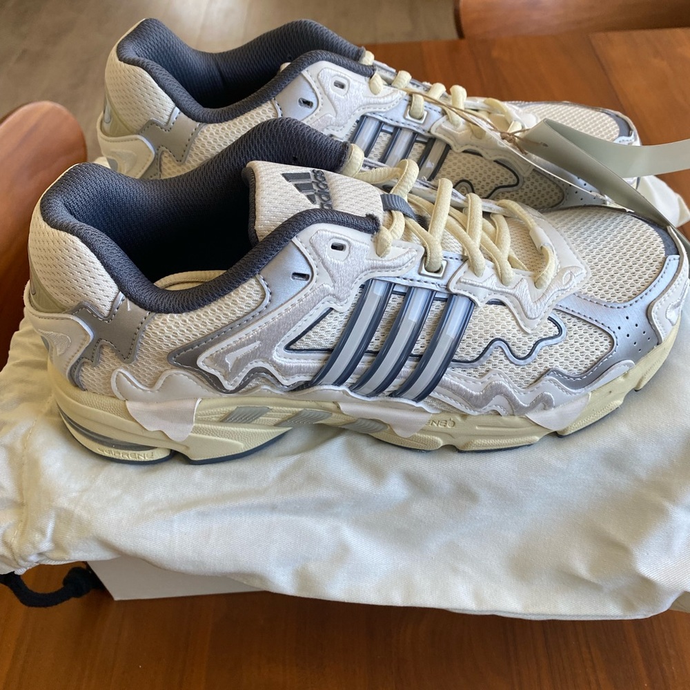 adidas Bad Bunny Response CL Mens 7.5